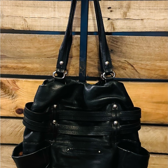 💥SOLD💥Gorgeous B Makowsky Black leather handbag with silver hardware - Picture 3 of 4